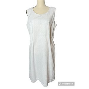 L.L. Bean Shift Dress Size 14 in White Cotton Lace Sleeveless Knee Length